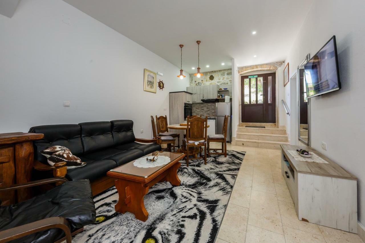 Apartman Lavanda Kastela Exterior photo