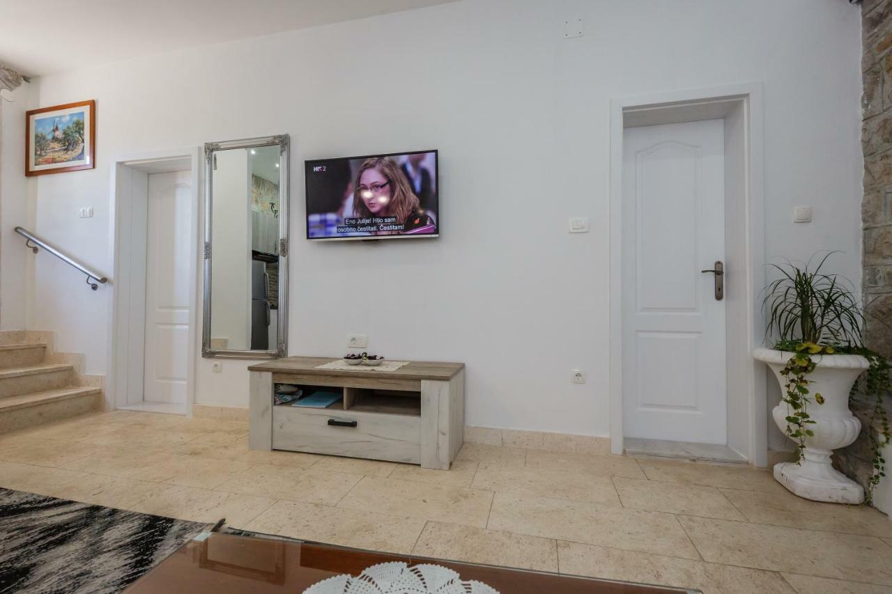 Apartman Lavanda Kastela Exterior photo